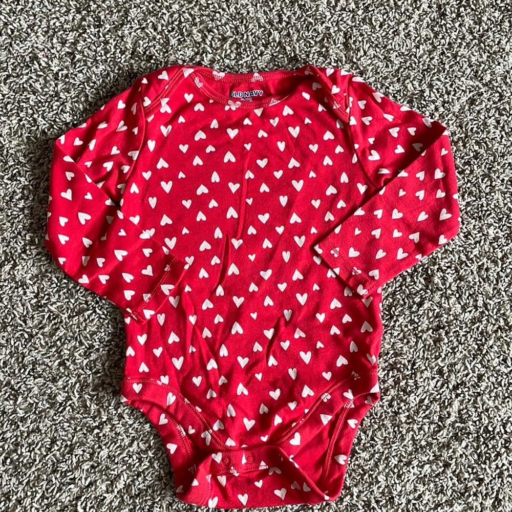 Old Navy Red Heart Onesie, size 18-24m
